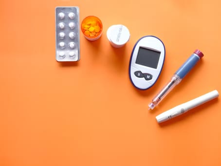 Medicação, medidor de glicemia e caneta de insulina